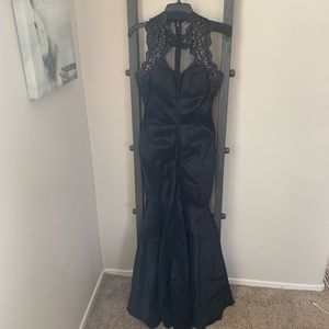 Xscape formal black dress     Sz 10
